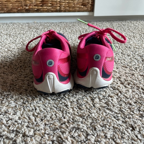 Women’s Brooks running shoes. - Picture 3 of 5